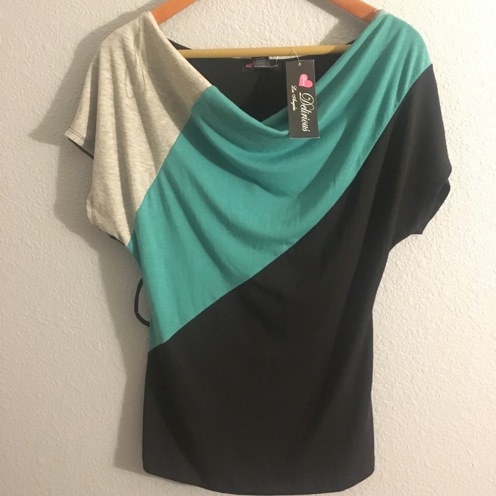 New! Women’s Color Block Top size Large